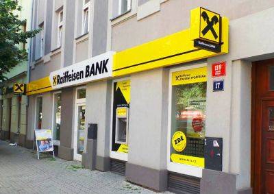 Raiffeisenbank прокомментировал закрытие счетов россиян и белорусов в Чехии