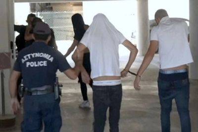 Пяти подозреваемым предъявлены обвинения в групповом изнасиловании на Кипре