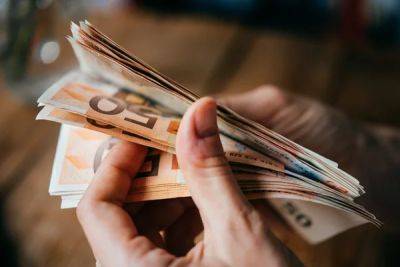 Курс валют НБУ: Гривна укрепилась к евро на 27 копеек