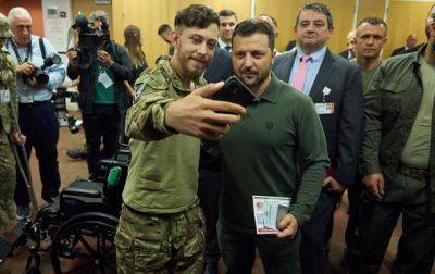 Зеленский в США посетил раненых украинских военных