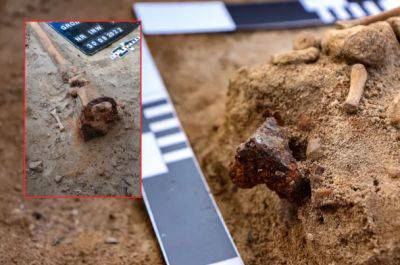 Исследователи откопали могилу ребенка-вампира: скованные ноги и лицом вниз