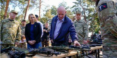 Сенатор США прибыл в Украину и посетил одно из подразделений пограничников