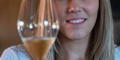 Дело вкуса. Ученые выяснили важную деталь об алкогольной зависимости у женщин - nv.ua - Украина