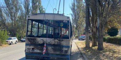 Еще один человек погиб в результате российского удара по троллейбусу в Херсоне — ОВА