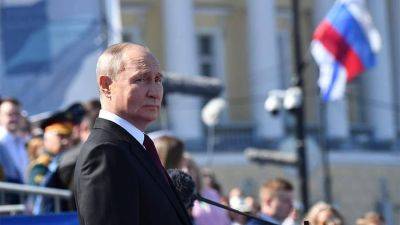 Путин поручил принять своевременные решения для укрепления рубля