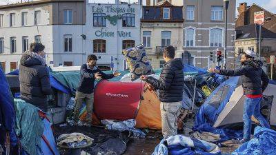 Бельгия вводит запрет на размещение в центрах беженцев одиноких мужчин