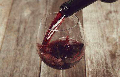 Правда ли, что красное вино понижает давление — ответ врачей