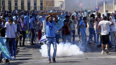 Тель-Авив: десятки людей пострадали в результате протестов эритрейцев