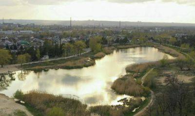 Поле вместо водоема: в сети показали, что осталось от озера в Северодонецке - видео