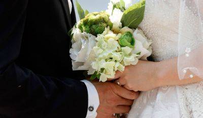 Любовь не знает преград: украинец женился на своей же тёще и прославился на весь Интернет