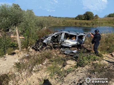 Разбитое авто и 6 погибших: полиция показала видео после удара РФ по Купянску