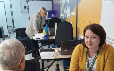 Переселенцы с Луганщины могут получить консультацию специалистов пенсионного фонда в 7 регионах Украины