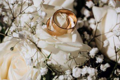 Октябрь 2023 – в какие даты можно справлять свадьбу и венчаться