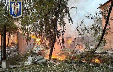 В Киеве прогремели мощные взрывы: есть разрушения