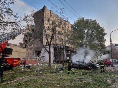 Лютейшая ночная атака по Украине: только над Киевом сбили 20 ракет, есть много прилетов по городам - кадры последствий