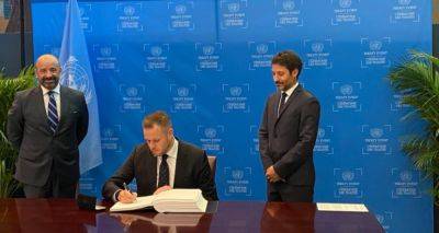 Габриэлюс Ландсбергис - Глава МИД Литвы подписал соглашение ООН о сохранении биологического разнообразия - obzor.lt - Литва - Нью-Йорк