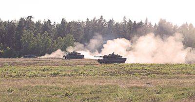 Вариант Leopard 2: Швеция доставила в Украину 10 танков Strv 122 (фото)
