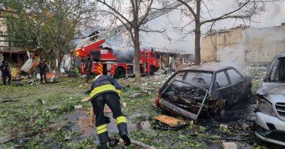 ВС РФ ракетами атаковали отель в Черкассах: из-под завалов достают людей (фото, видео)