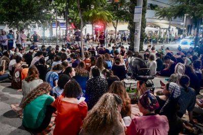 Тель-авивский суд запретил разделять молящихся на улице по половому признаку