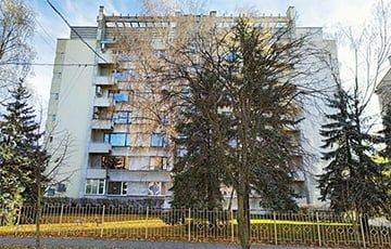 В центре Минска почти за 3 млн рублей продают четырехкомнатную квартиру