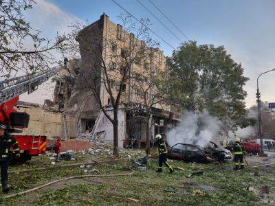 В Черкассах обломки российской ракеты упали на гостиницу, идет спасательная операция