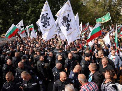 В Болгарии люди протестовали против поддержки Украины: между полицией и участниками акции произошла драка