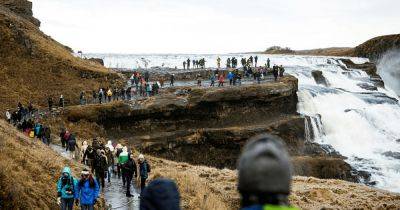 Туристы затоптали: в Исландии вводят налог для иностранцев, чтобы защитить природу