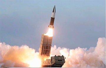 СМИ: Байден пообещал Зеленскому предоставить небольшое количество ракет ATACMS