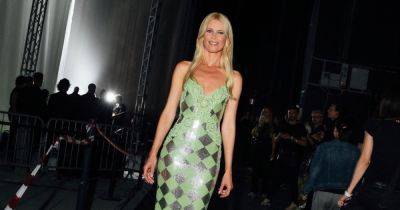 53-летняя Клаудия Шиффер вышла на подиум Versace впервые за 5 лет