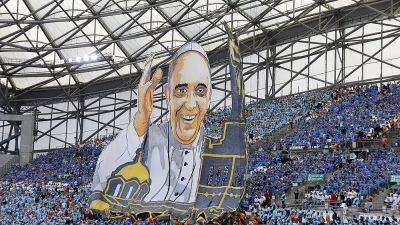 Месса на стадионе: понтифик завершил визит в Марсель