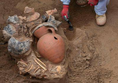 В Перу нашли восемь мумий и опиумные трубки - apostrophe.ua - Украина - New York - Лима - Перу