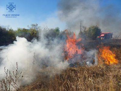 ГСЧС сообщает о мощном артударе по Купянщине: возникли пожары (фото)