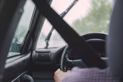 Запотевание стекла в авто – как с этим бороться – полезные советы