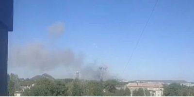 В оккупированном Сорокино Луганской области взрывы на заводе Юность. Россияне хранили там боеприпасы