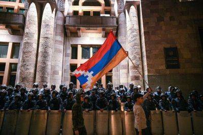 В Ереване началась антиправительственная акция