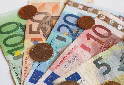 Курс валют НБУ: гривна укрепилась к евро на 2 копейки