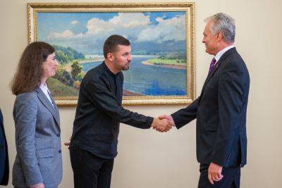 Президент встретился с делегацией парламентариев Украины и обещал продолжать помощь