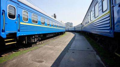 УЗ ограничила движение поездов из-за обстрелов Николаевщины