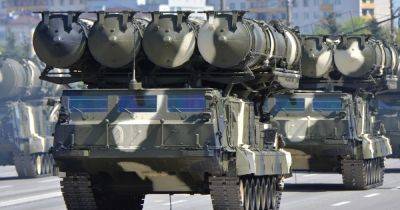 Танков, артиллерии и ракет будет больше: как Украине ответить на "безумные" военные расходы РФ