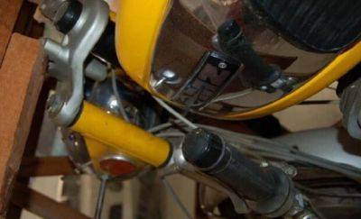 Настоящая "капсула времени": украинец нашел в гараже старый немецкий мотоцикл в заводской упаковке. Фото