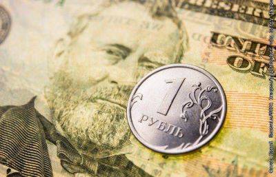 Рубль стабилен к доллару и юаню под воздействием разнонаправленных факторов
