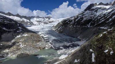 Срочная новость. Ледники Швейцарии тают с рекордной скоростью, в 2023 г. площадь сократилась на 4%