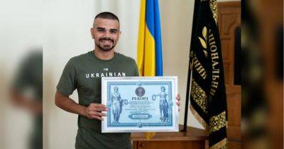 «Пока учусь в аспирантуре, но, если нужно будет, пойду на фронт»: 24-летний украинец получил 5 высших образований, установив рекорд страны