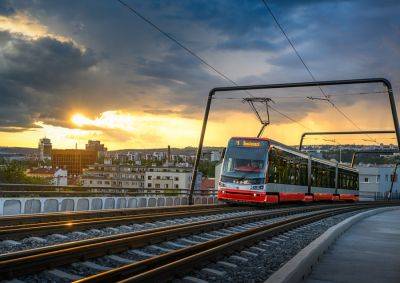 Льготный проезд беженцев в общественном транспорте Праги подходит к концу