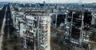 Выкинули людей на улицы: россияне отбирают квартиры у мариупольцев с целью продажи (видео)