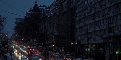 Уязвимые потребители. Стало известно, кому не будут выключать свет в случае действия графиков и блэкаутов - nv.ua - Украина