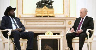 Владимир Путин - Президент Судана во время встречи с Путиным попал в бессмысленную ситуацию (ВИДЕО) - dsnews.ua - Россия - Украина - Судан - Южный Судан