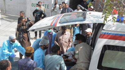 В Пакистане при взрывах в мечетях погибли более 50 человек