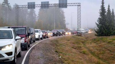 Санкции против России - Норвегия запретила пересекать границу авто с российскими номерами