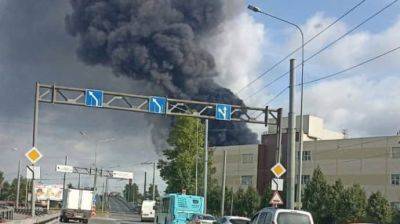 В Санкт-Петербурге горит нефтебаза